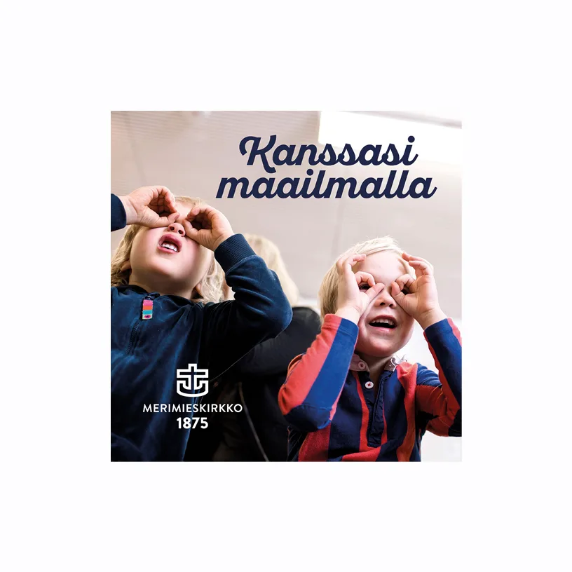 Kaksi vaaleatukkaista pikkupoikaa tiirailee sormet asetettuna silmien eteen 